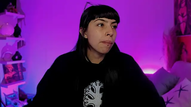 Saraa Desiree online show from 16, 10, 2025