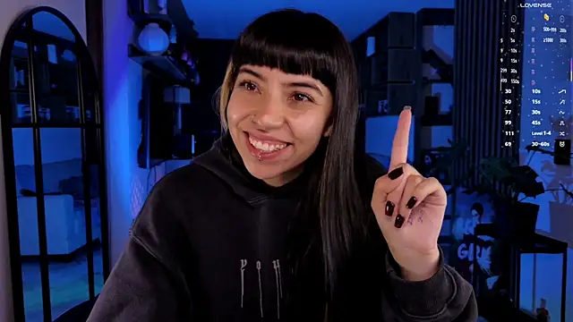 Saraa Desiree online show from 10, 4, 2026