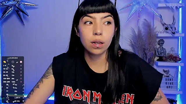 Saraa Desiree online show from 6, 3, 2025