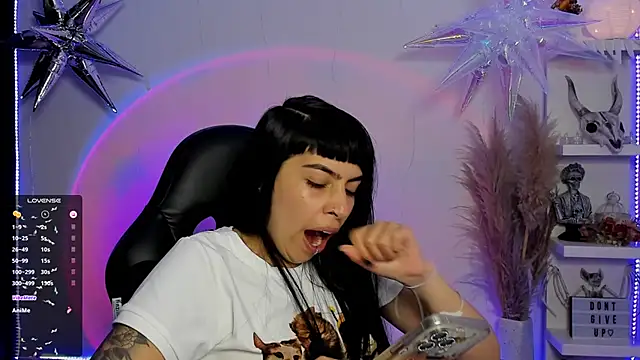 Saraa Desiree online show from 7, 3, 2025