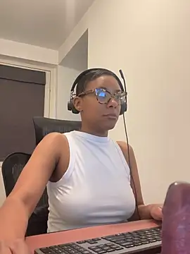 Melia Rayne online show from 18, 5, 2026