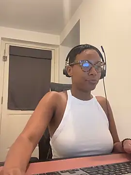 Snapshot of Melia_Rayne chatting on 30, 6, 2026 Melia Rayne online show from 30, 6, 2026