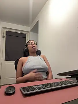 Melia Rayne online show from 9, 2, 2026