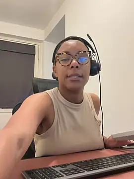 Melia Rayne online show from 11, 5, 2026