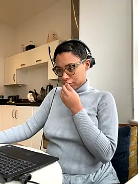 Melia Rayne online show from 19, 11, 2025