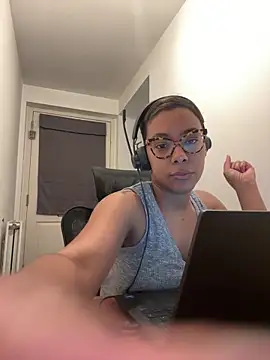 Melia Rayne online show from 19, 12, 2025