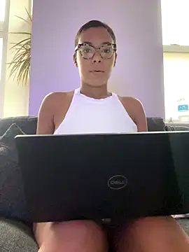 Melia Rayne online show from 8, 10, 2025