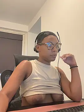 Snapshot of Melia_Rayne chatting on 26, 6, 2026 Melia Rayne online show from 26, 6, 2026