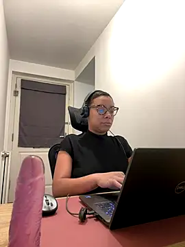 Melia Rayne online show from 3, 12, 2025