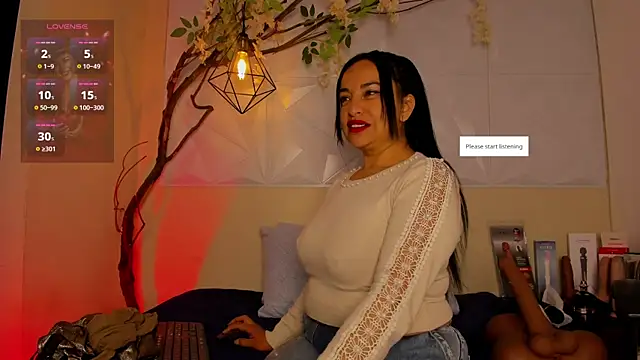 Snapshot of Chanel_milff_ chatting on 7, 4, 2026 Chanel milff online show from 7, 4, 2026