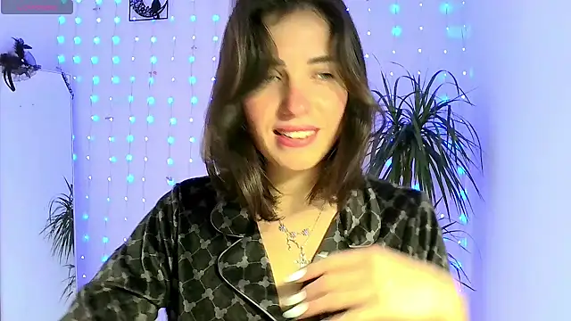 neferutt online show from 17, 11, 2025