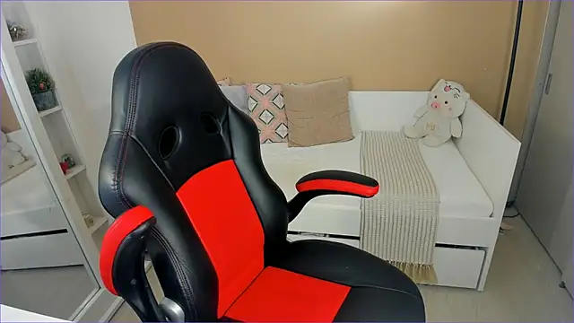 ValentinaMilann online show from 2, 11, 2025