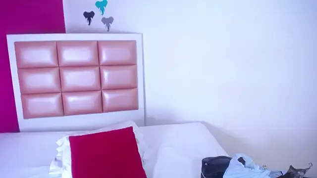 tiny sarah1 online show from 29, 10, 2025