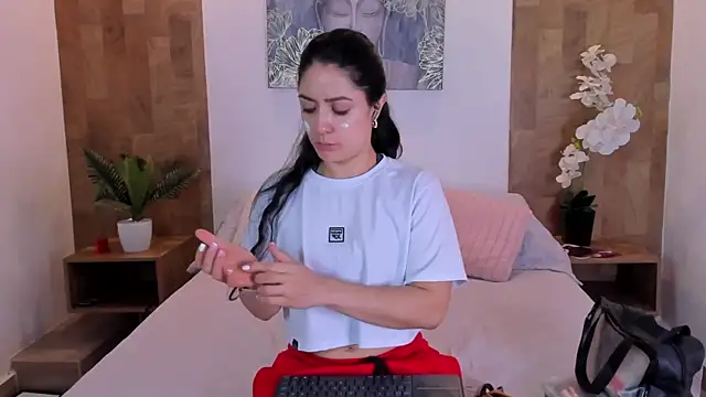 Snapshot of isabella_winkler chatting on 2, 3, 2026 isabella winkler online show from 2, 3, 2026