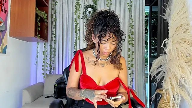 SarahLynn7 online show from 28, 3, 2026