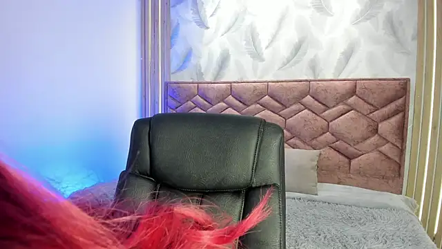 elaia muller  online show from 6, 10, 2025