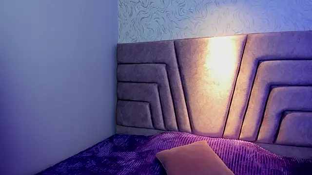 elaia muller  online show from 12, 11, 2025