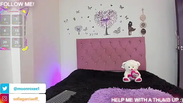 Moonroxe  online show from 23, 9, 2025