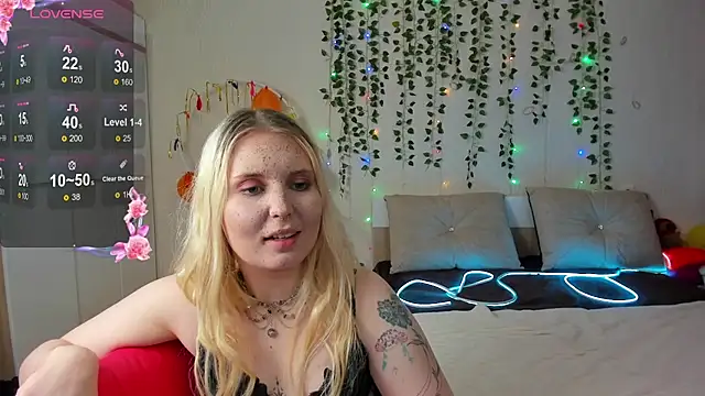 Moon   Love online show from 19, 3, 2025