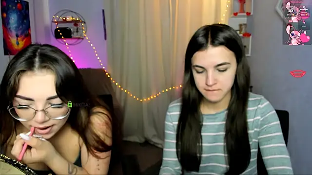 Snapshot of kiki_swan chatting on 14, 4, 2026 kiki swan online show from 14, 4, 2026