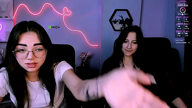 Snapshot of kiki_swan chatting on 3, 2, 2026 kiki swan online show from 3, 2, 2026