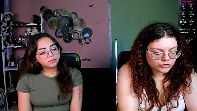 Snapshot of kiki_swan chatting on 5, 12, 2025 kiki swan online show from 5, 12, 2025