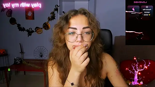 kiki swan online show from 29, 10, 2025