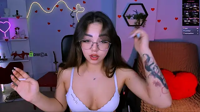 Snapshot of kiki_swan chatting on 13, 4, 2026 kiki swan online show from 13, 4, 2026