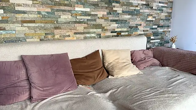 Aurora 5 online show from 6, 3, 2026