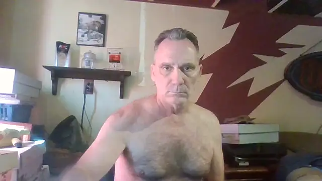 Snapshot of HunkofRock chatting on 20, 10, 2025 HunkofRock online show from 20, 10, 2025