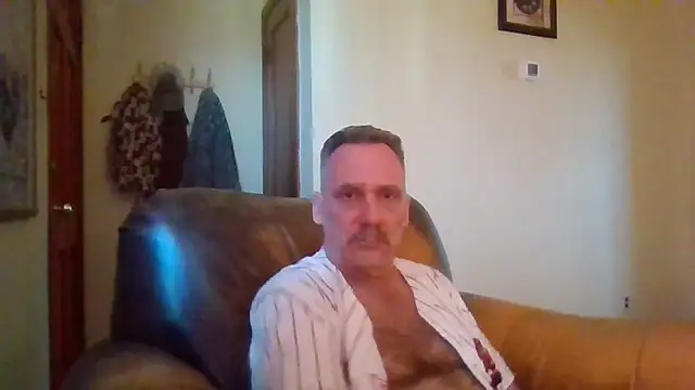 Snapshot of HunkofRock chatting on 11, 11, 2025 HunkofRock online show from 11, 11, 2025