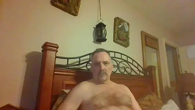 Snapshot of HunkofRock chatting on 4, 3, 2026 HunkofRock online show from 4, 3, 2026