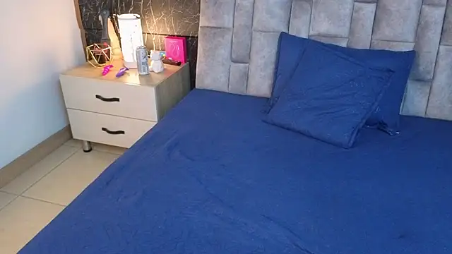 nicelle carson  online show from 10, 11, 2025