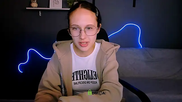 mona cloud online show from 24, 9, 2025