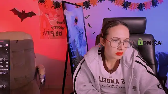 mona cloud online show from 4, 11, 2025