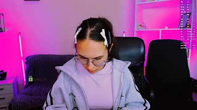 mona cloud online show from 13, 11, 2025