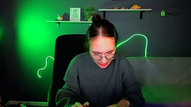 mona cloud online show from 16, 10, 2025