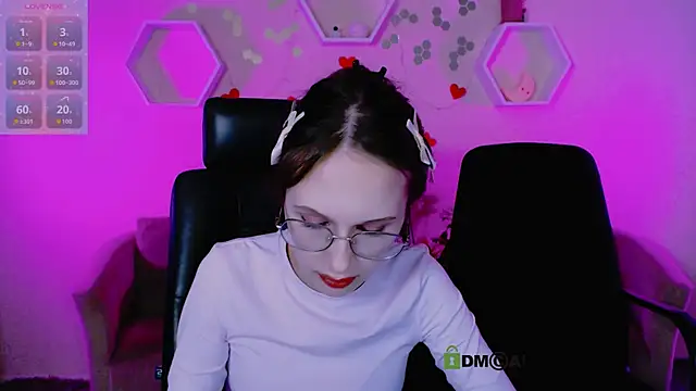 mona cloud online show from 11, 10, 2025