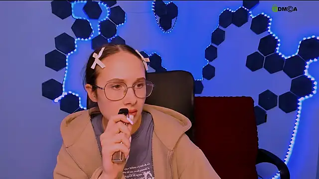 mona cloud online show from 20, 12, 2025