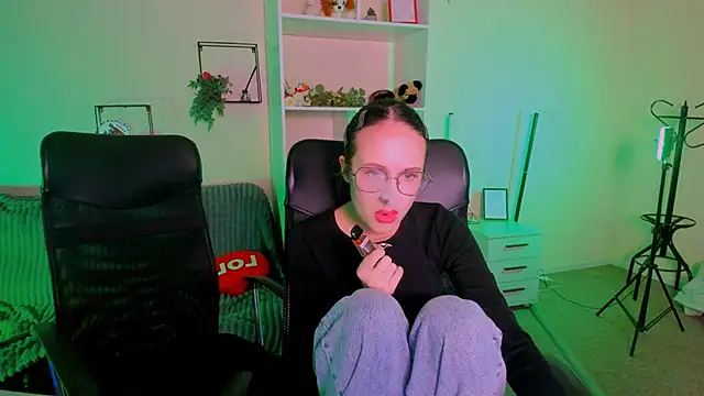 mona cloud online show from 5, 10, 2025