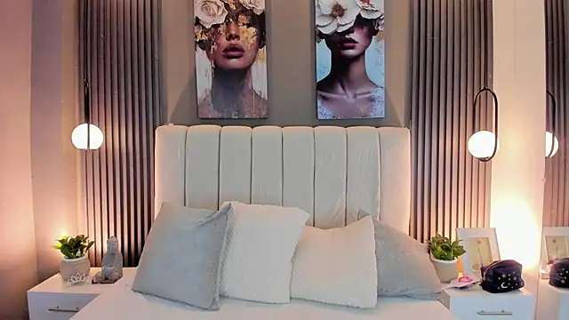 GiannaColling1 online show from 24, 10, 2025