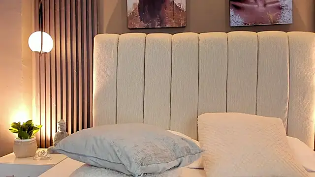 GiannaColling1 online show from 29, 10, 2025