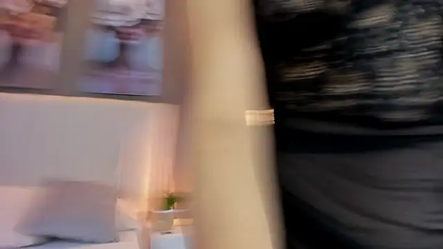 GiannaColling1 online show from 7, 11, 2025