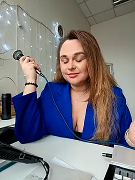 Juicy PeachLux online show from 25, 4, 2026