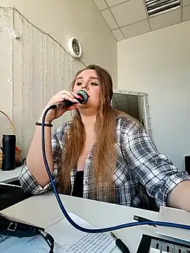 Juicy PeachLux online show from 17, 4, 2026