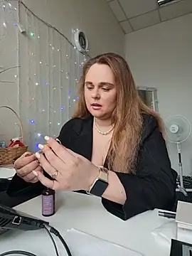 Juicy PeachLux online show from 20, 5, 2026