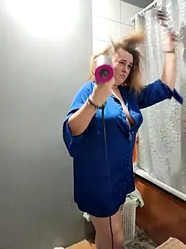 Snapshot of Juicy_PeachLux chatting on 6, 11, 2025 Juicy PeachLux online show from 6, 11, 2025