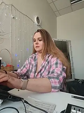 Juicy PeachLux online show from 15, 5, 2026
