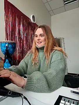 Snapshot of Juicy_PeachLux chatting on 9, 11, 2025 Juicy PeachLux online show from 9, 11, 2025