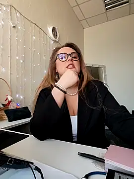 Juicy PeachLux online show from 26, 3, 2026